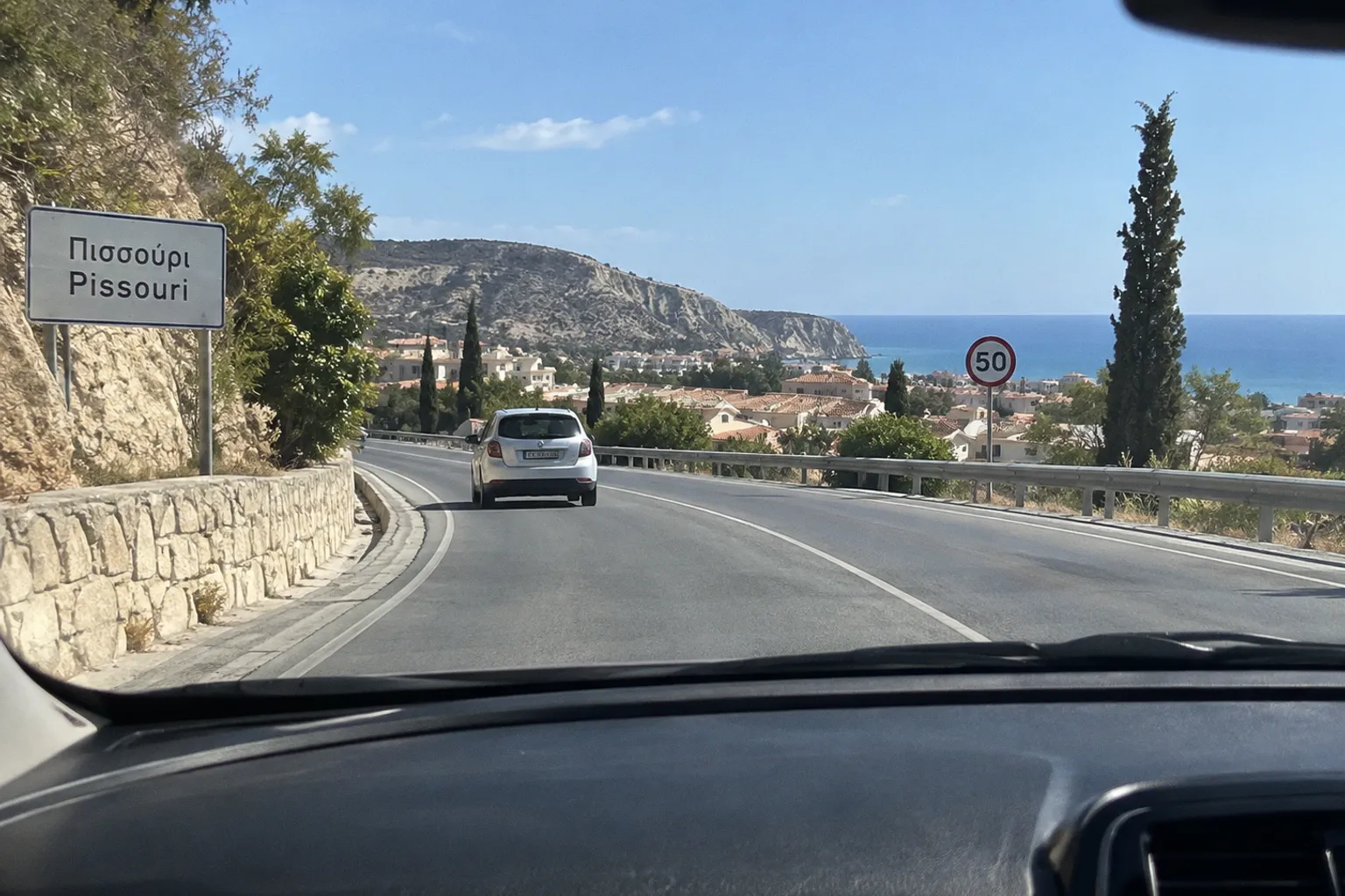 Location de voiture à Pissouri (Chypre) : guide pratique 2026
